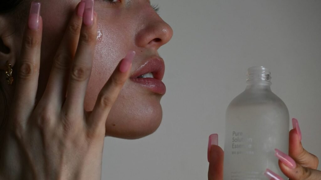 applying the skincare gel mask